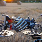 Skulptur Singer Hot Rod, Ansicht von link