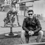 Skulptur Hund - Ganze Ansicht mit Nikolay Ninov